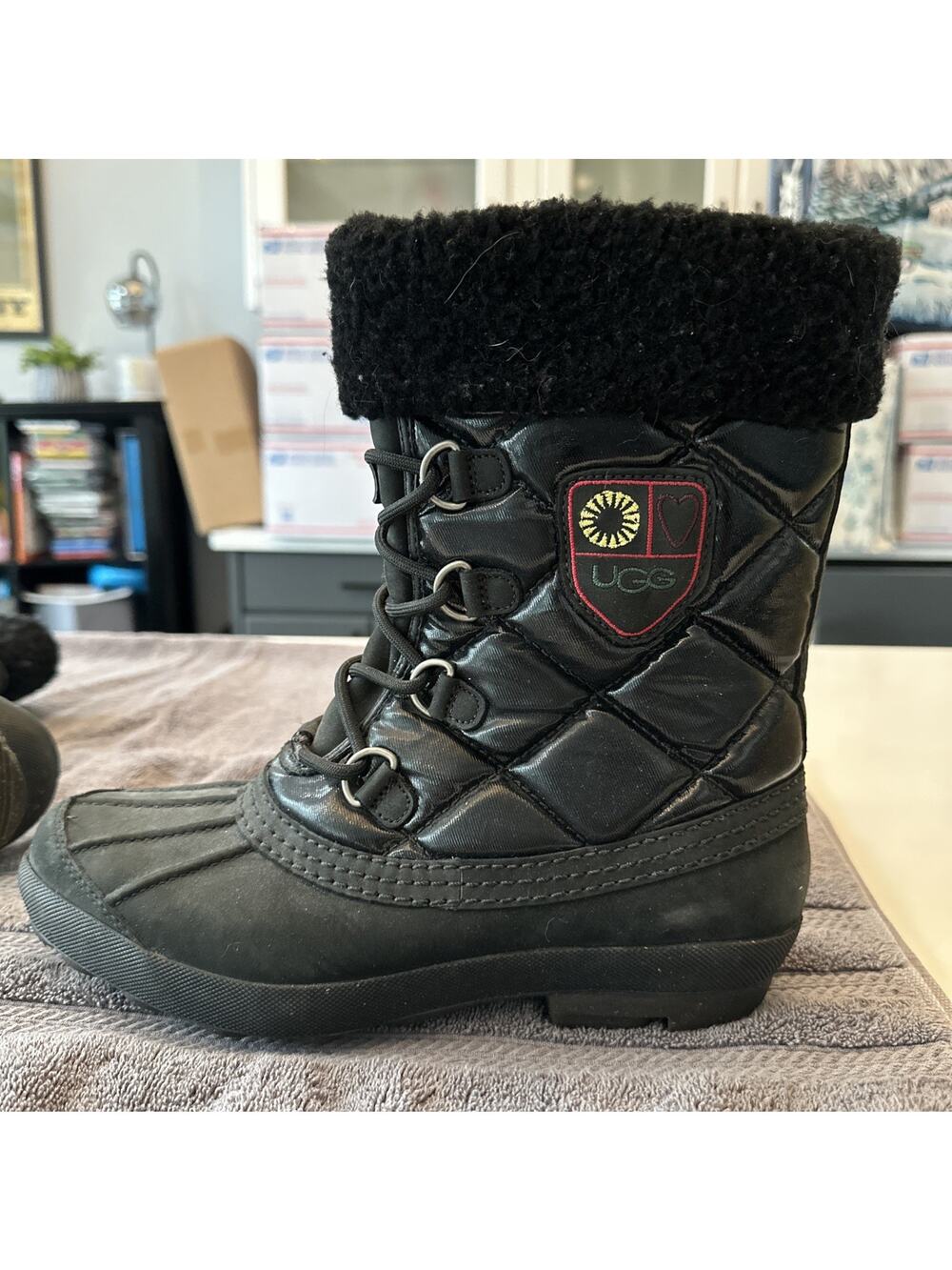 UGG Ridge Mini Quilted Winter Boots Black Sheepskin Waterproof F19012H Women 9.5